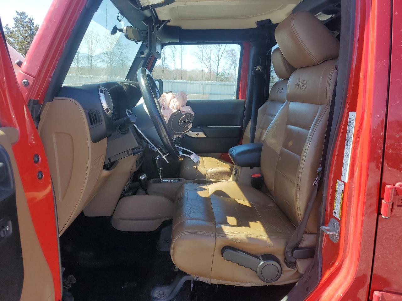 2012 Jeep Wrangler Unlimited Sahara - Image 7