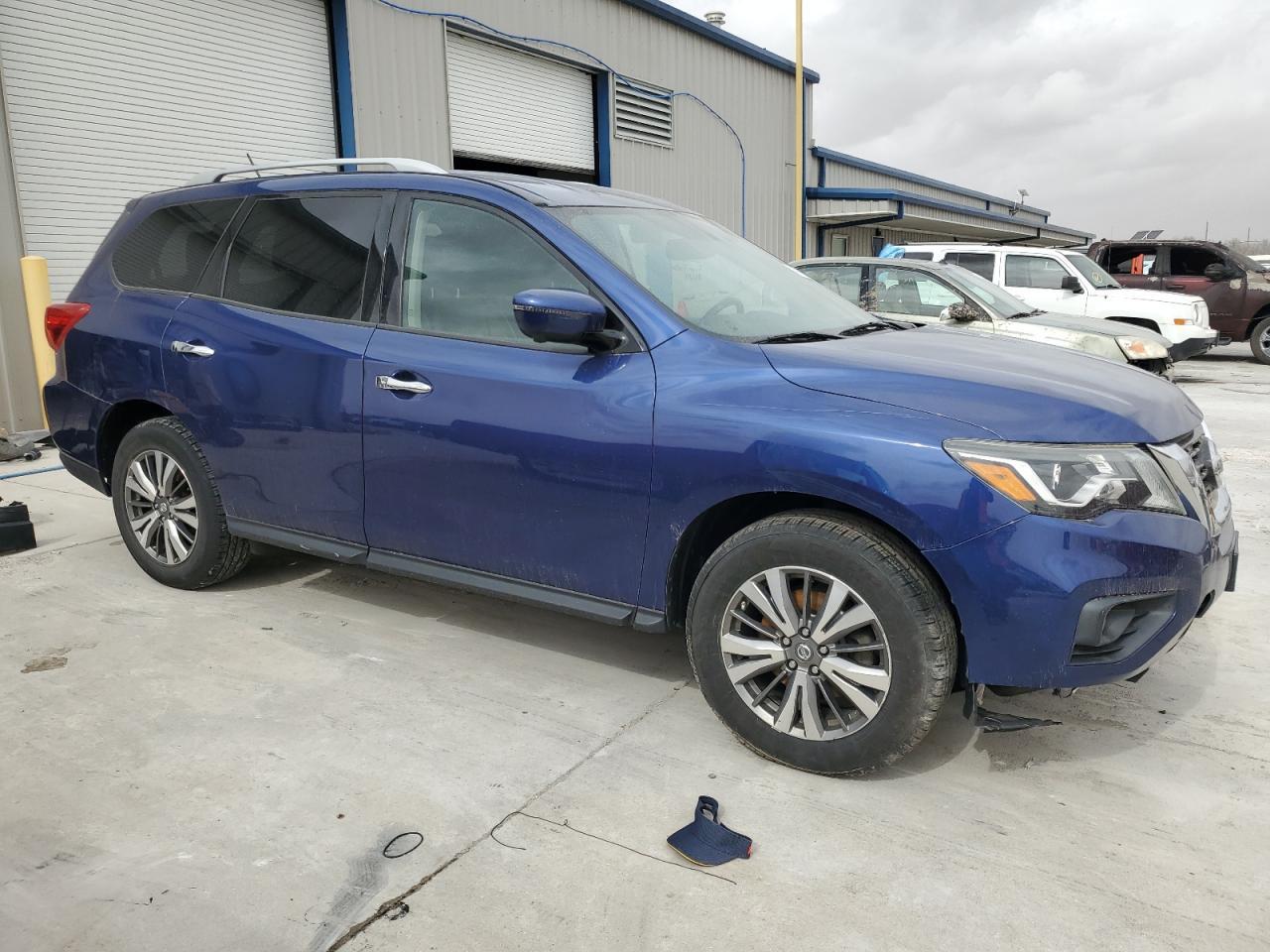 2018 Nissan Pathfinder S - Фото 4