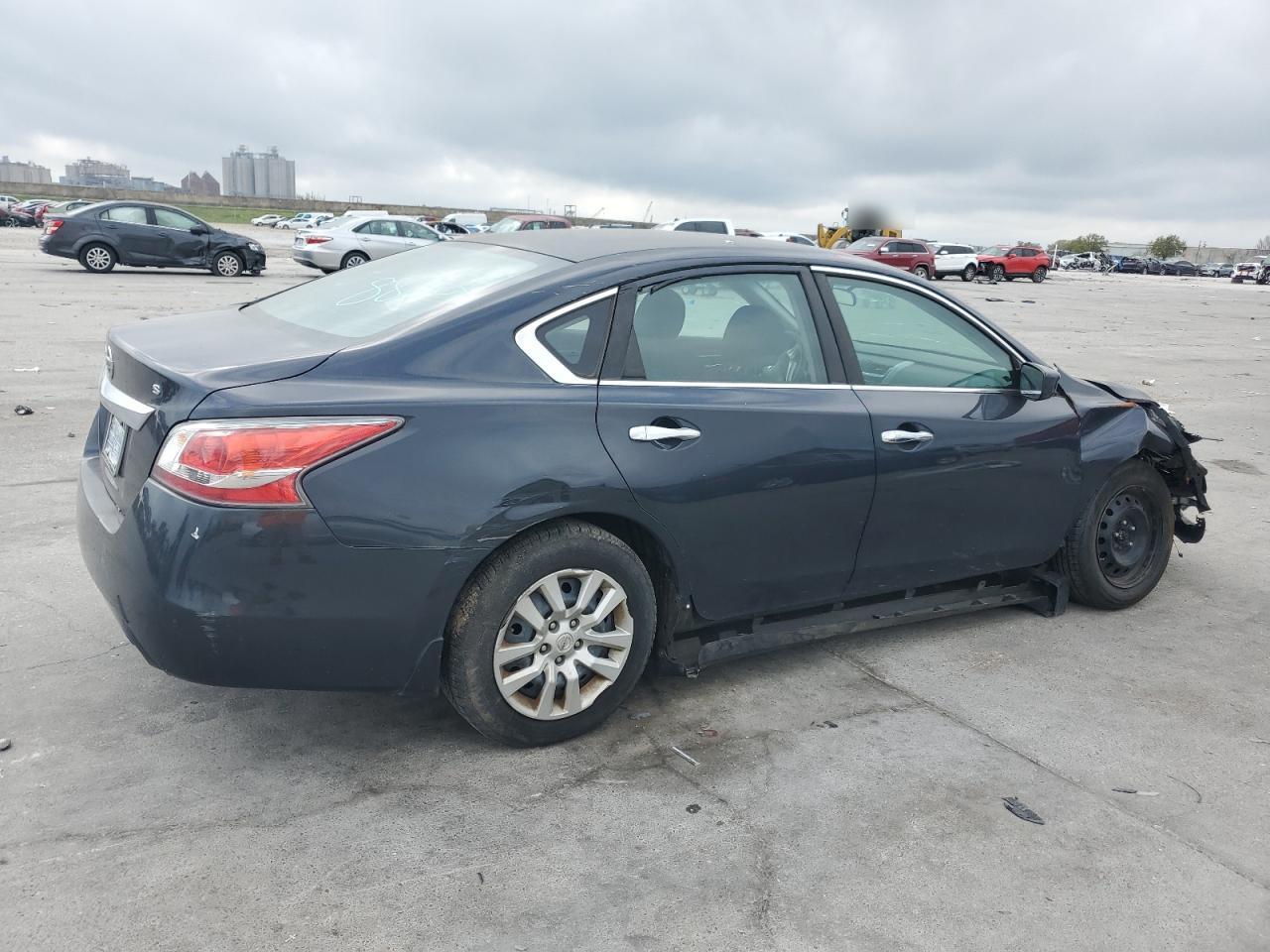 2015 Nissan Altima 2.5 - Image 3