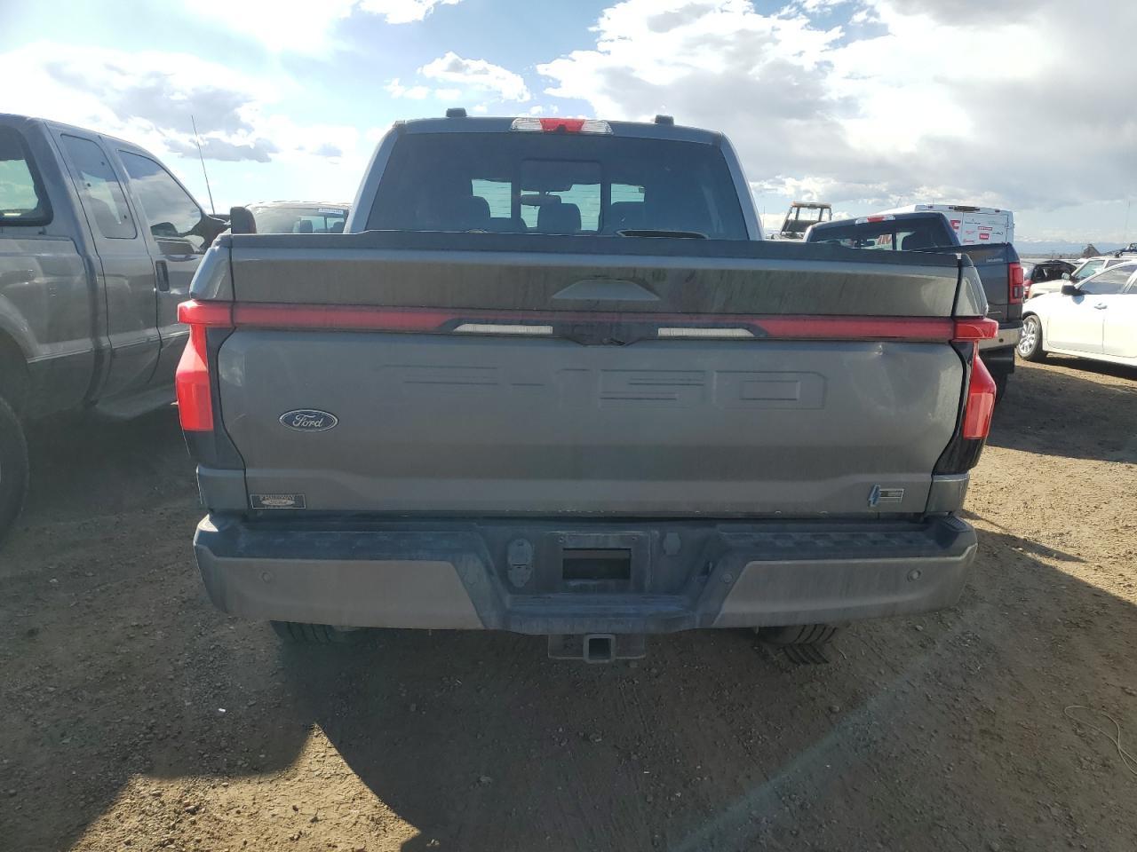 2023 Ford F150 Lightning Pro - Фото 6