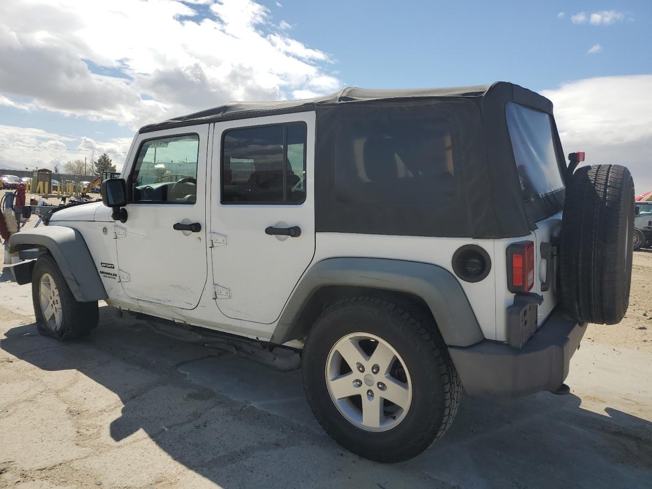 2011 Jeep Wrangler Unlimited Sport - Фото 2