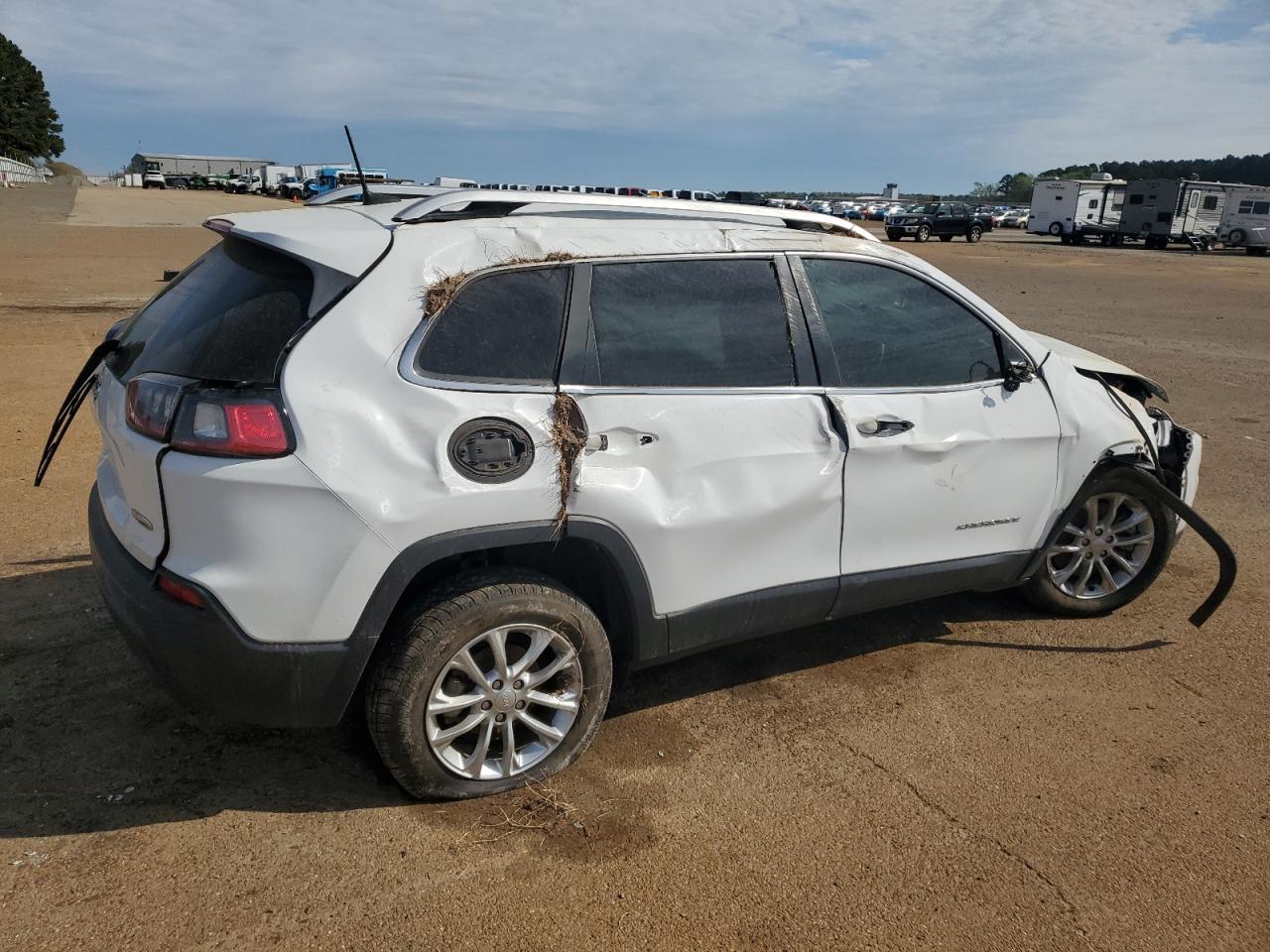 2019 Jeep Cherokee Latitude - Image 3