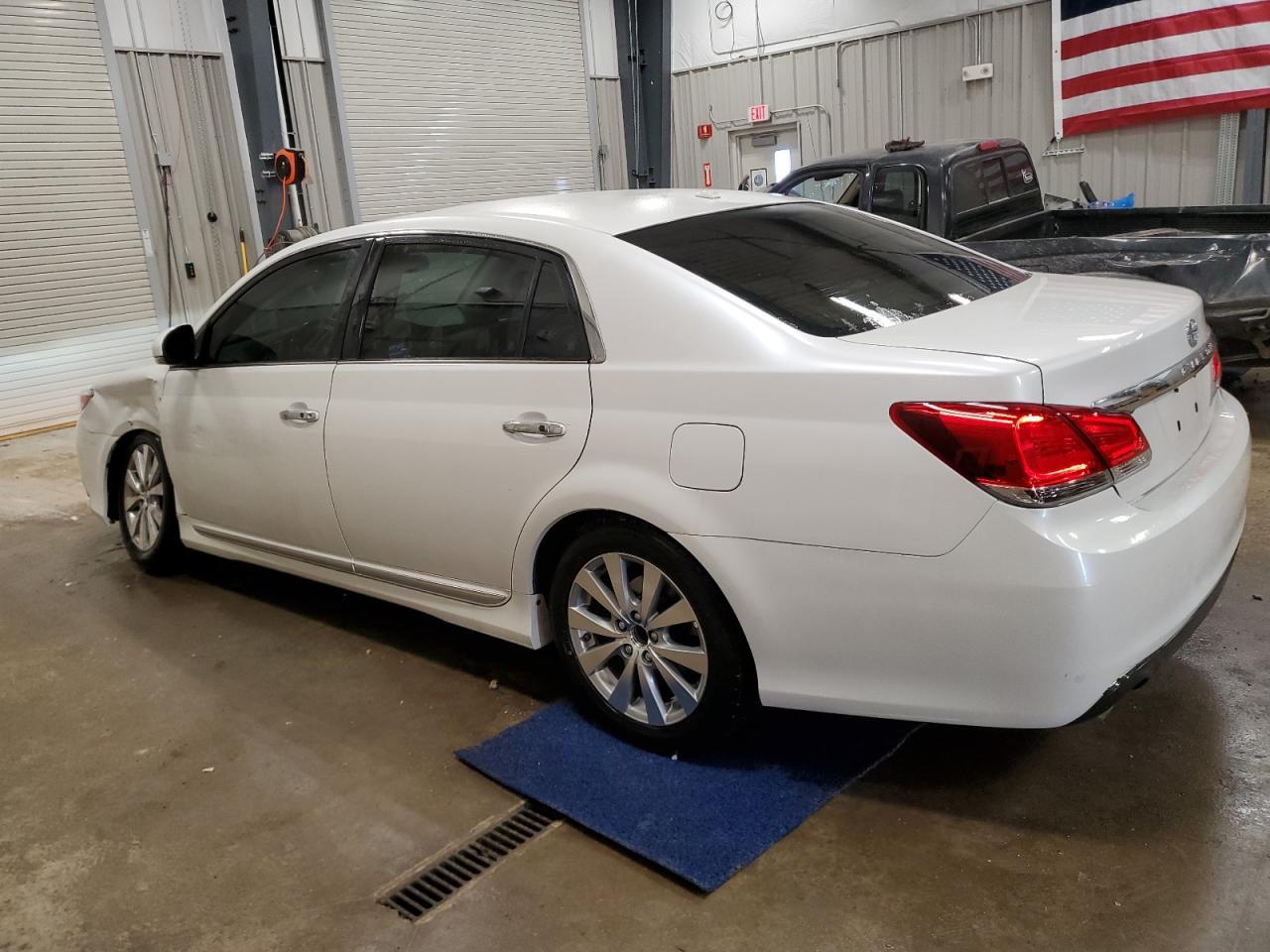 2012 Toyota Avalon Base - Фото 2