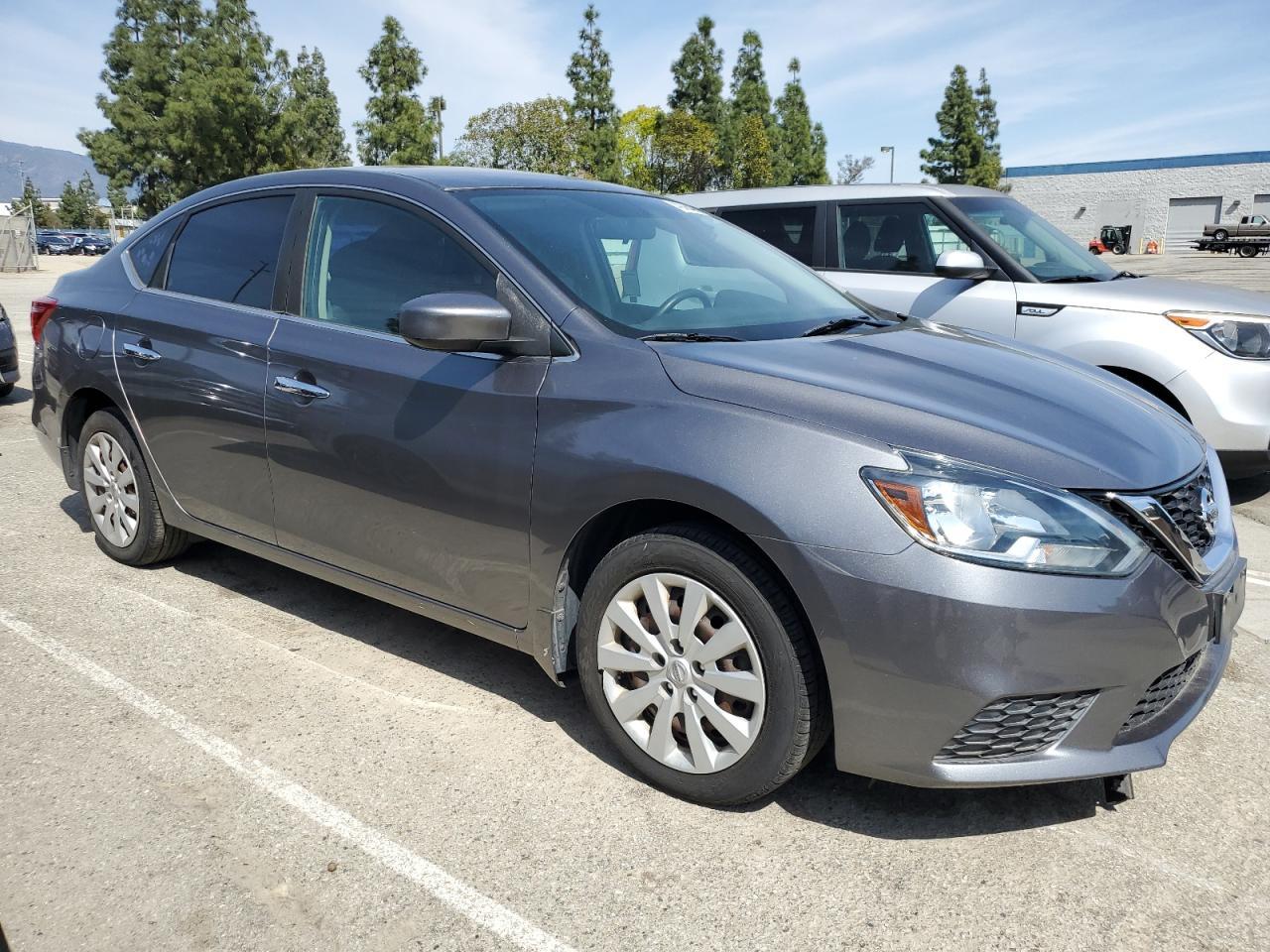 2017 Nissan Sentra S - Фото 4