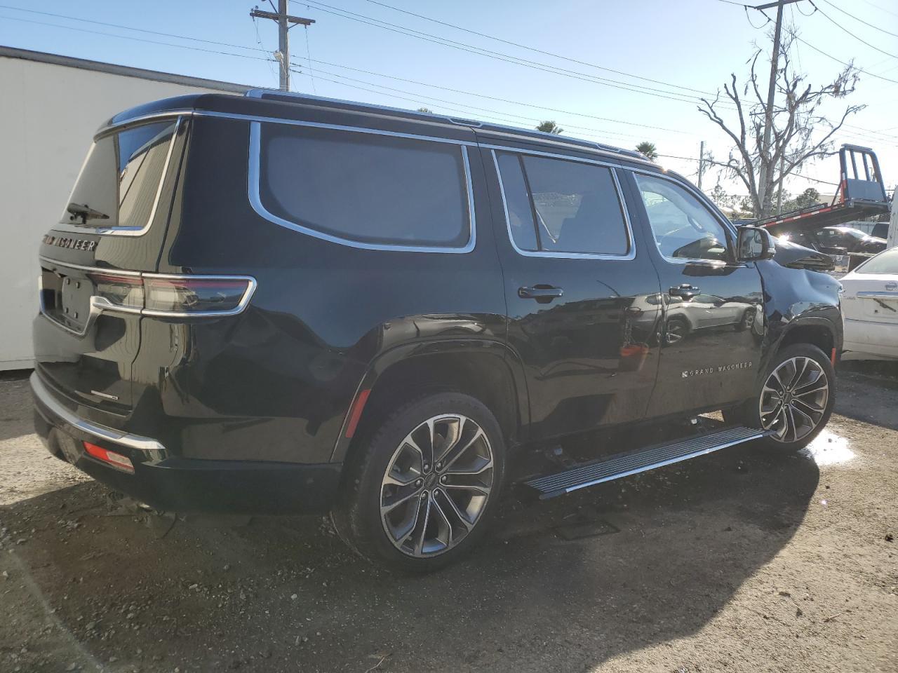 2022 Jeep Grand Wagoneer Series Iii - Image 3