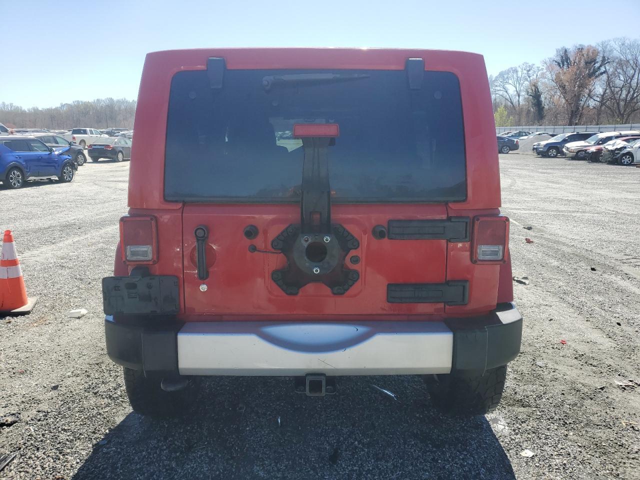 2012 Jeep Wrangler Unlimited Sahara - Image 6