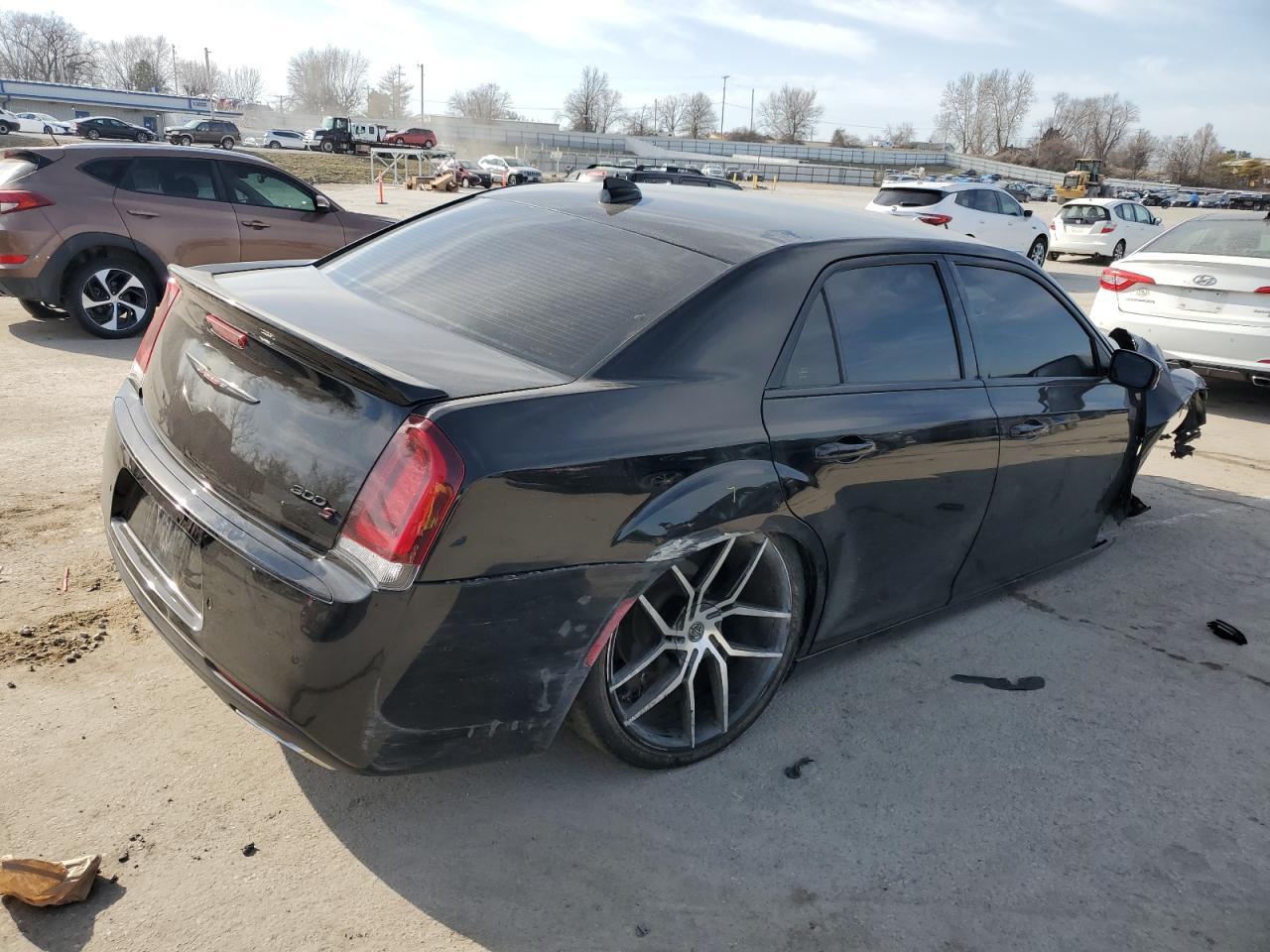 2021 Chrysler 300 S - Фото 3