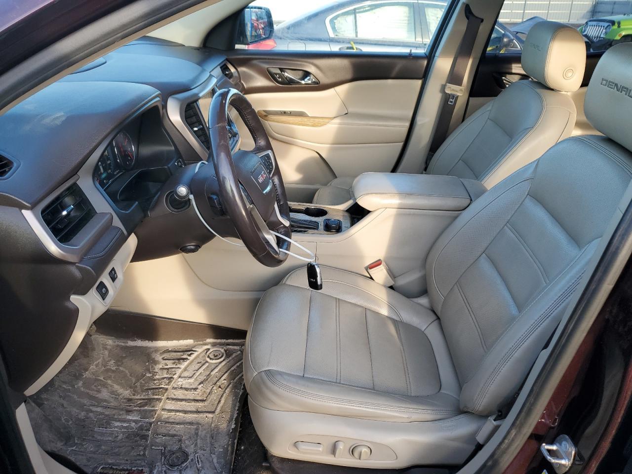 2017 GMC Acadia Denali - Фото 7