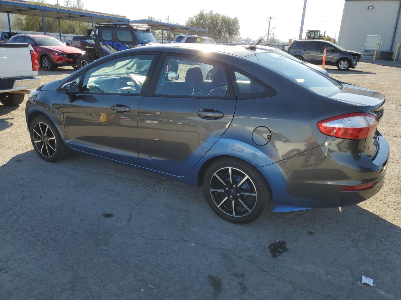 2017 Ford Fiesta Se - Фото 2