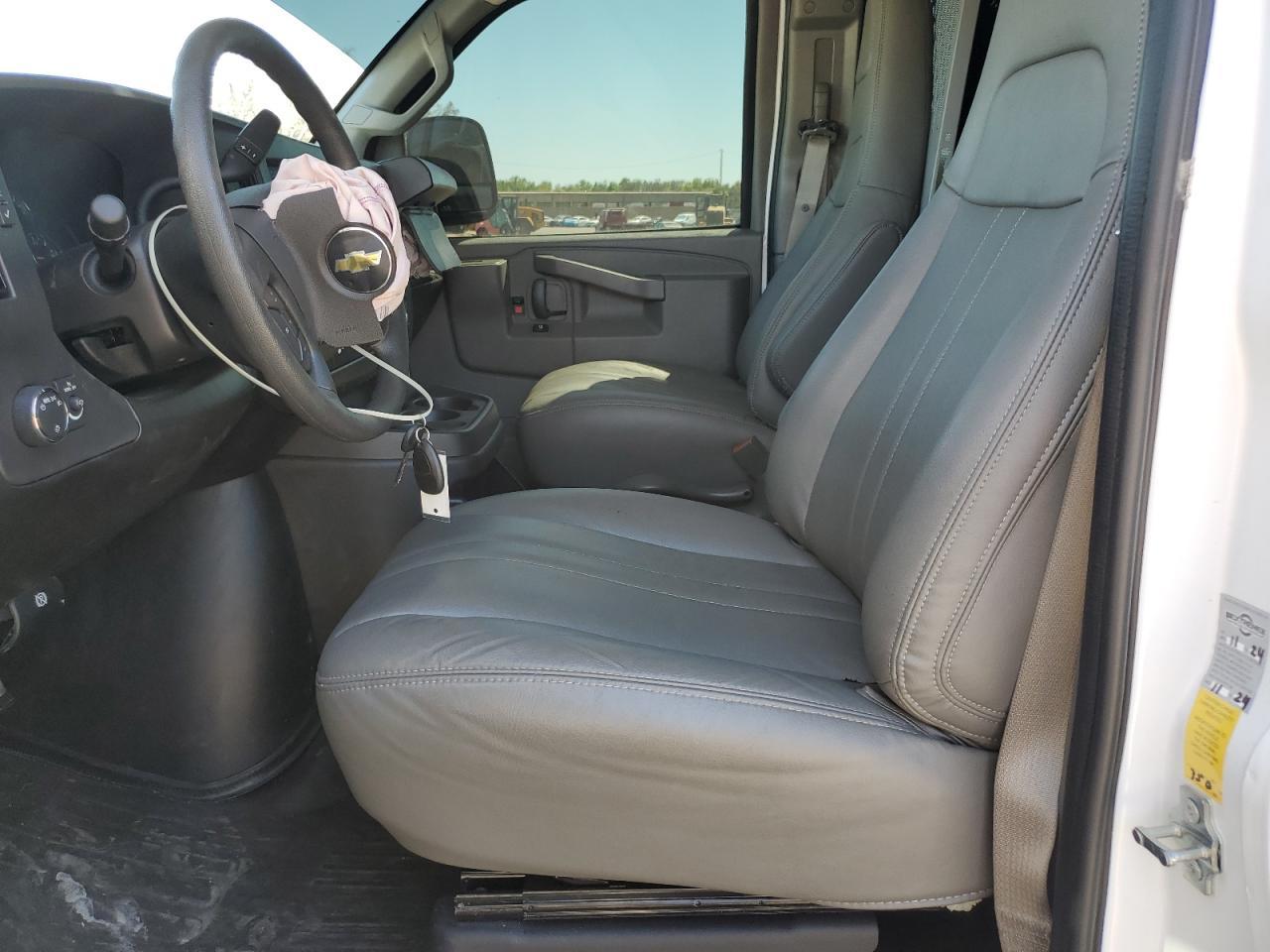 2024 Chevrolet Express G2500 - Фото 7