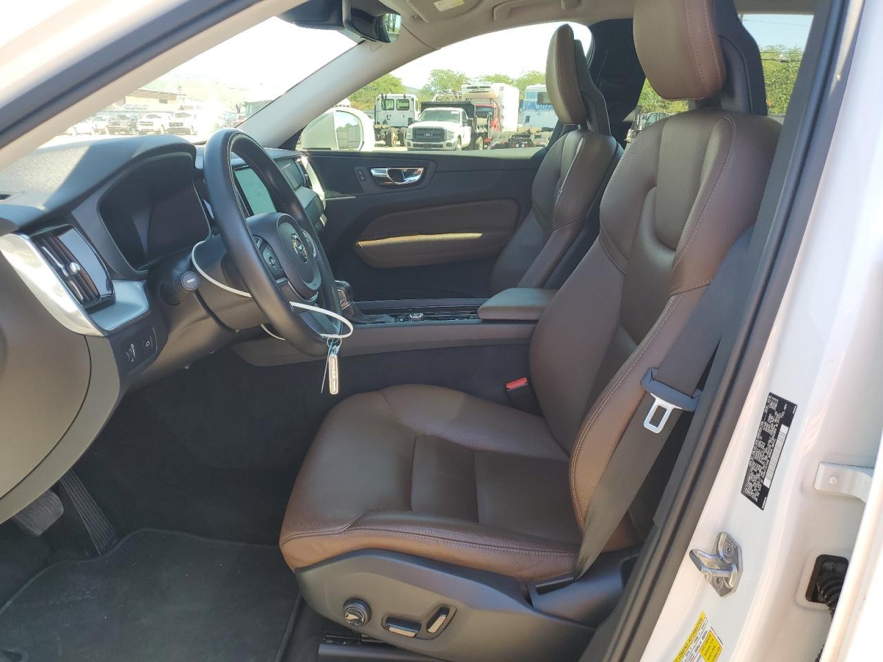 2018 Volvo Xc60 T5 Momentum - Фото 7