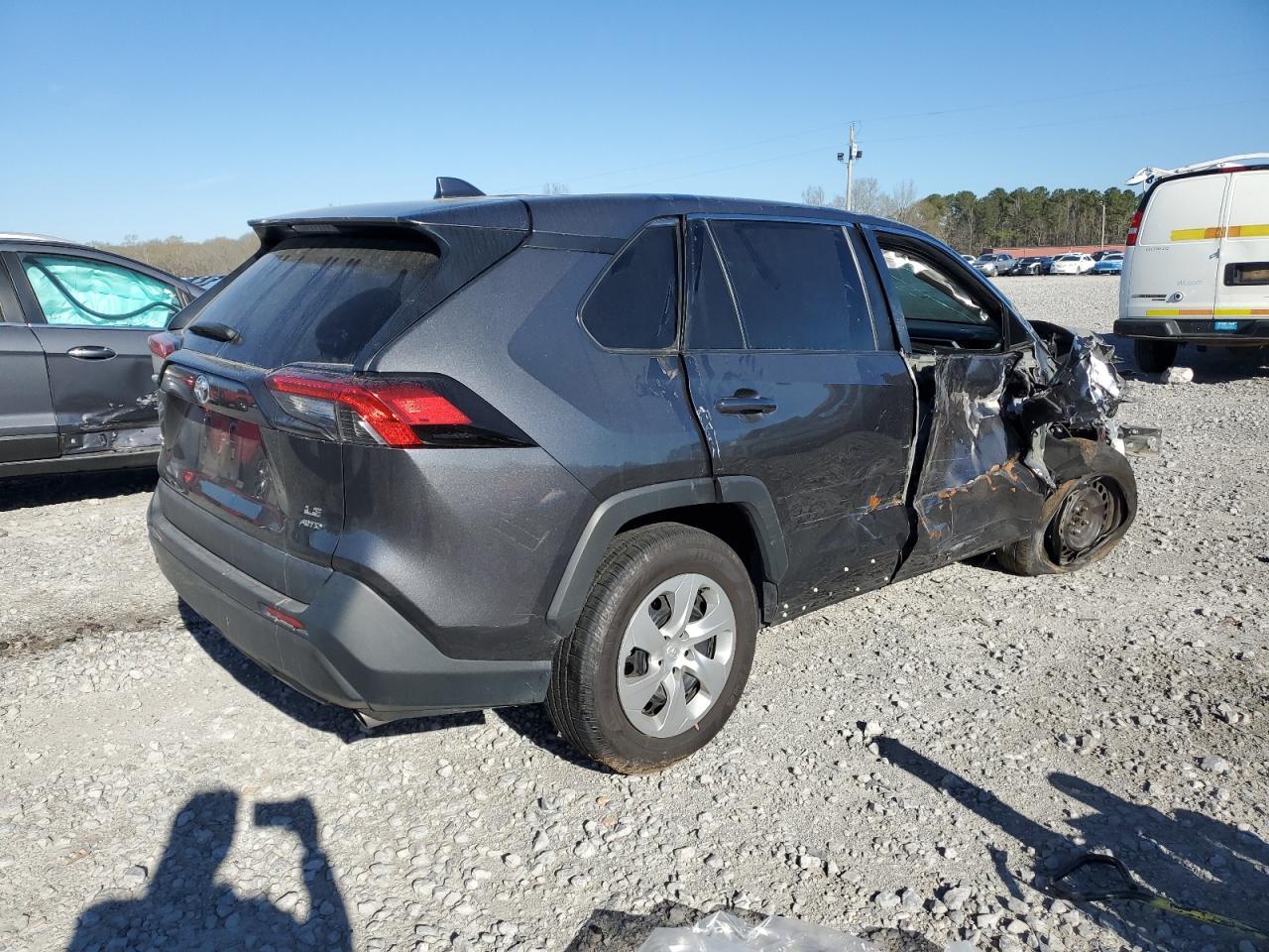 2023 Toyota Rav4 Le - Image 3