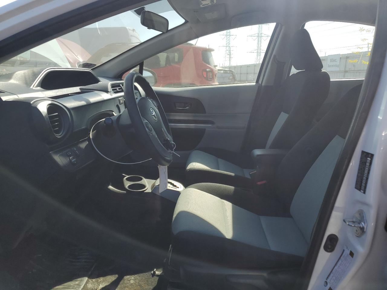 2014 Toyota Prius C - Фото 7