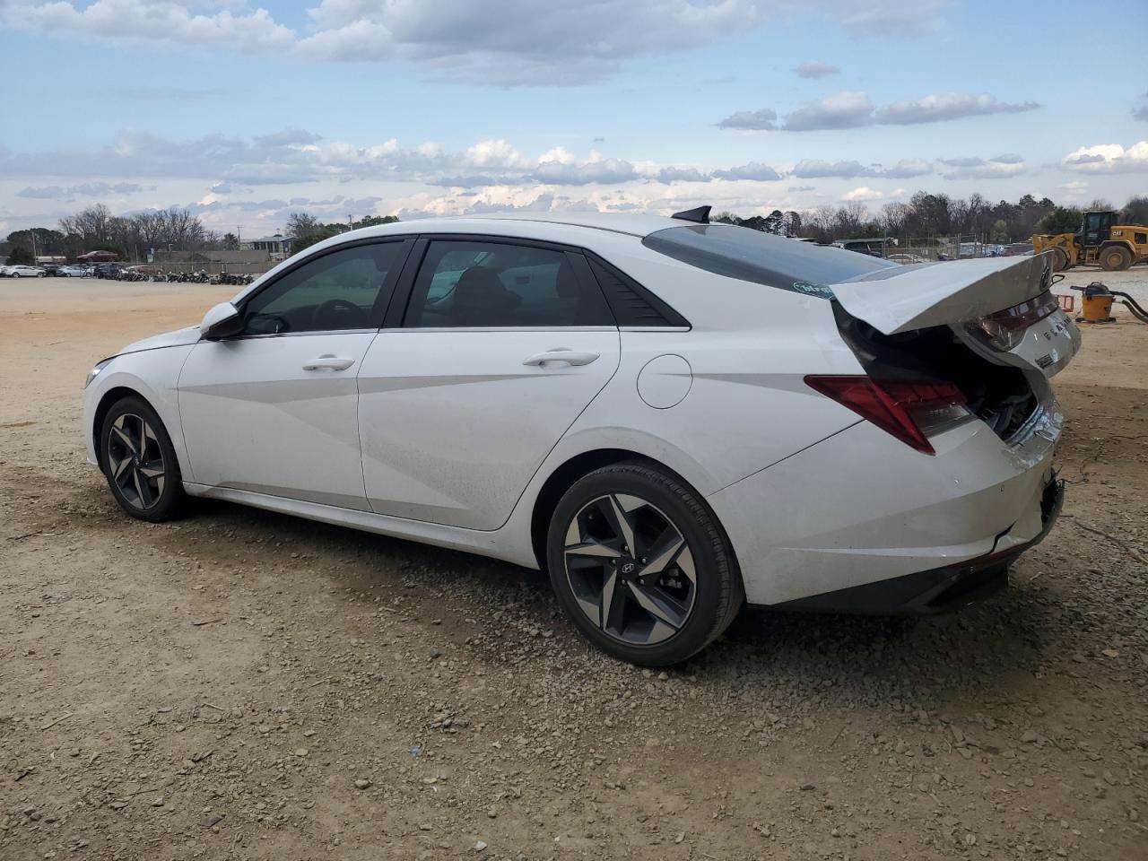 2023 Hyundai Elantra Limited - Image 2