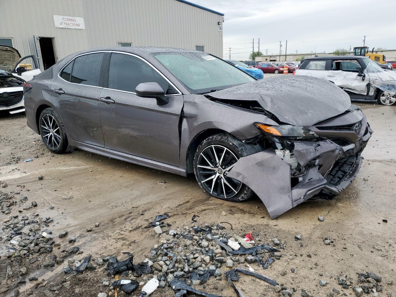 2021 Toyota Camry Se - Фото 4