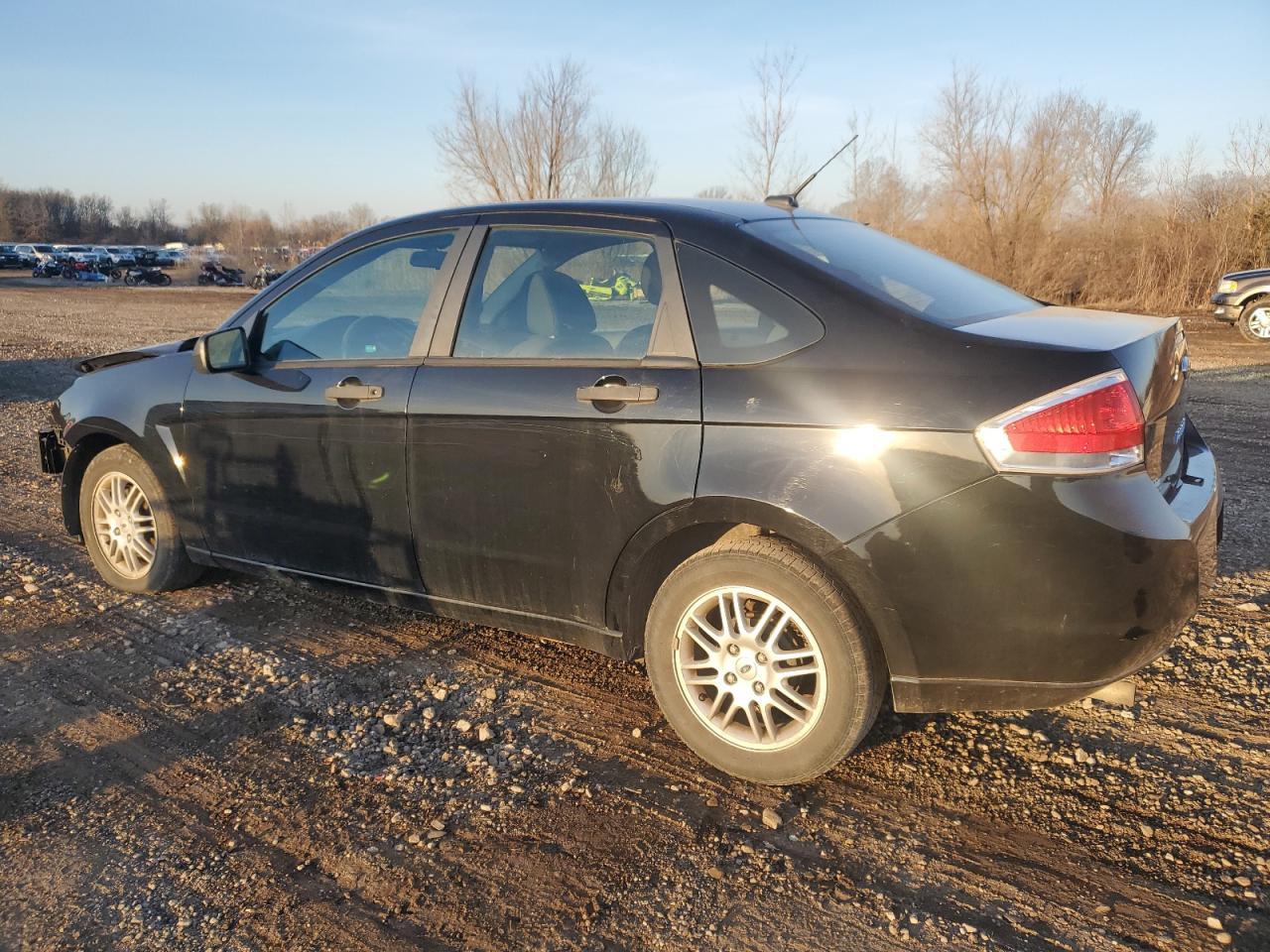 2010 Ford Focus Se - Image 2