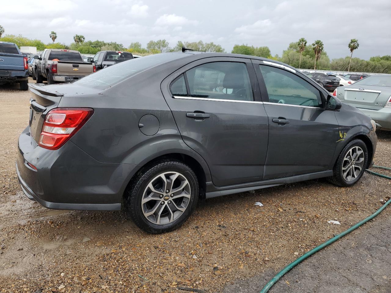 2017 Chevrolet Sonic Lt - Image 3