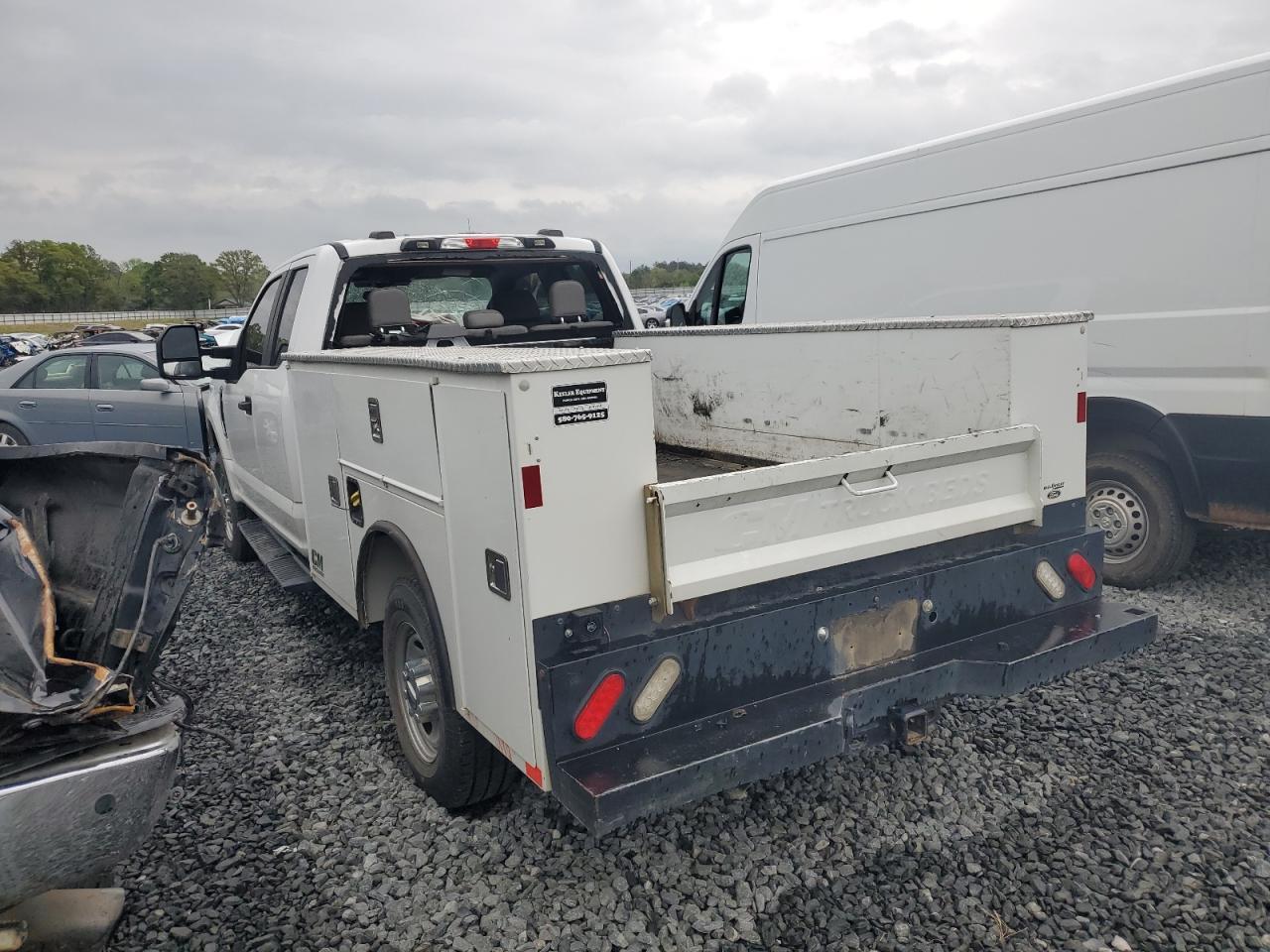 2021 Ford F250 Super Duty - Фото 2
