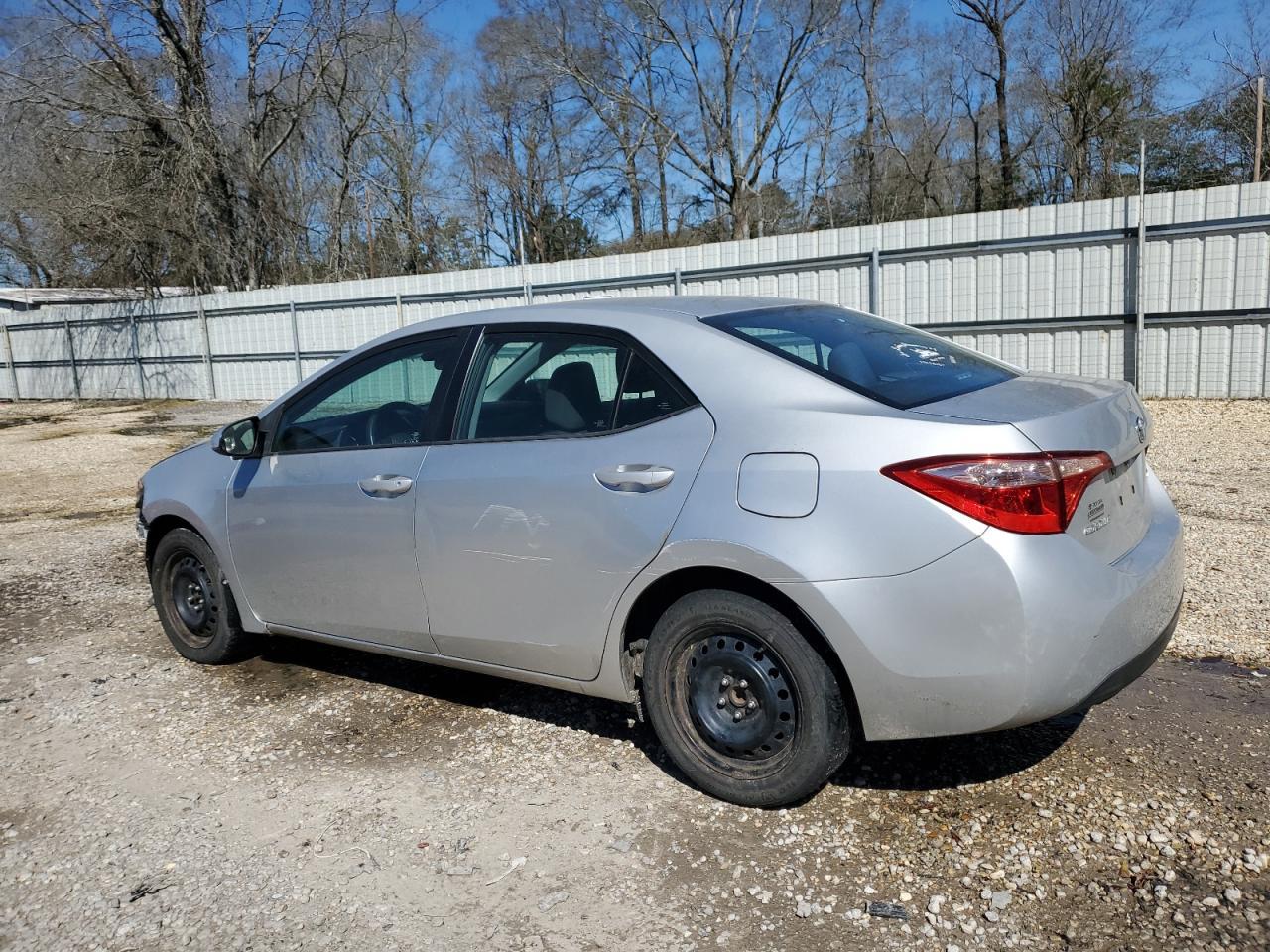 2017 Toyota Corolla L - Фото 2