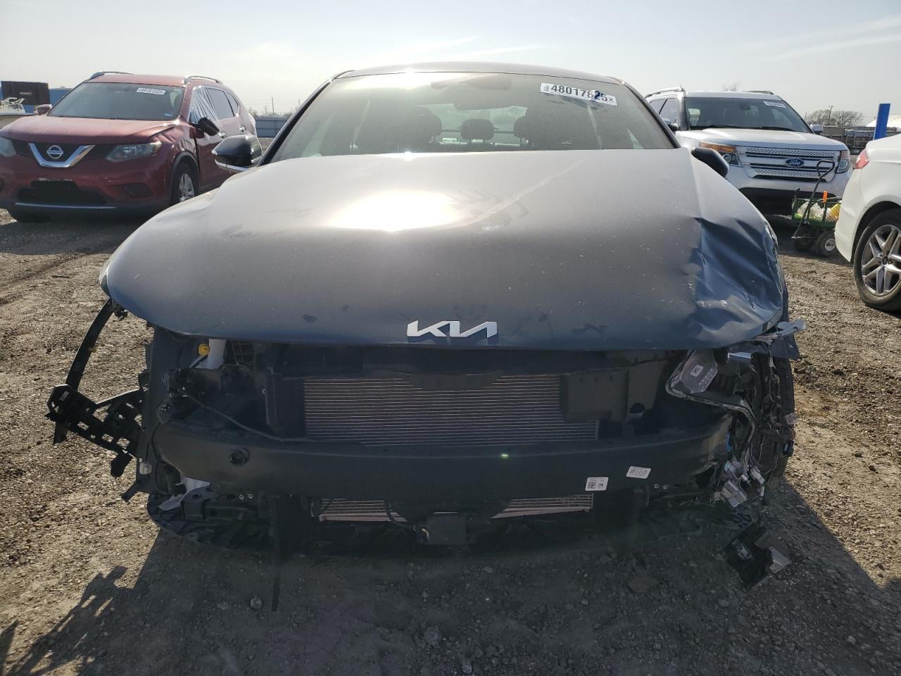 2025 Kia K4 Gt Line - Image 5