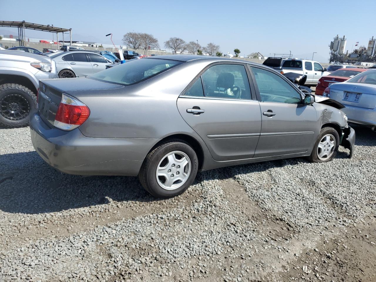 2005 Toyota Camry Le - Image 3