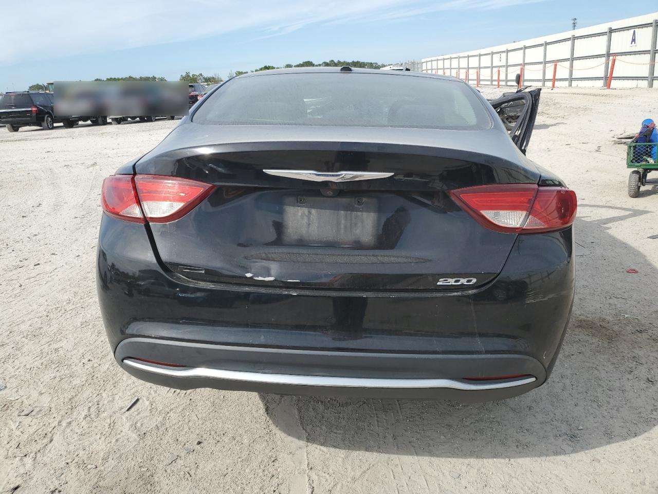 2015 Chrysler 200 Limited - Фото 6