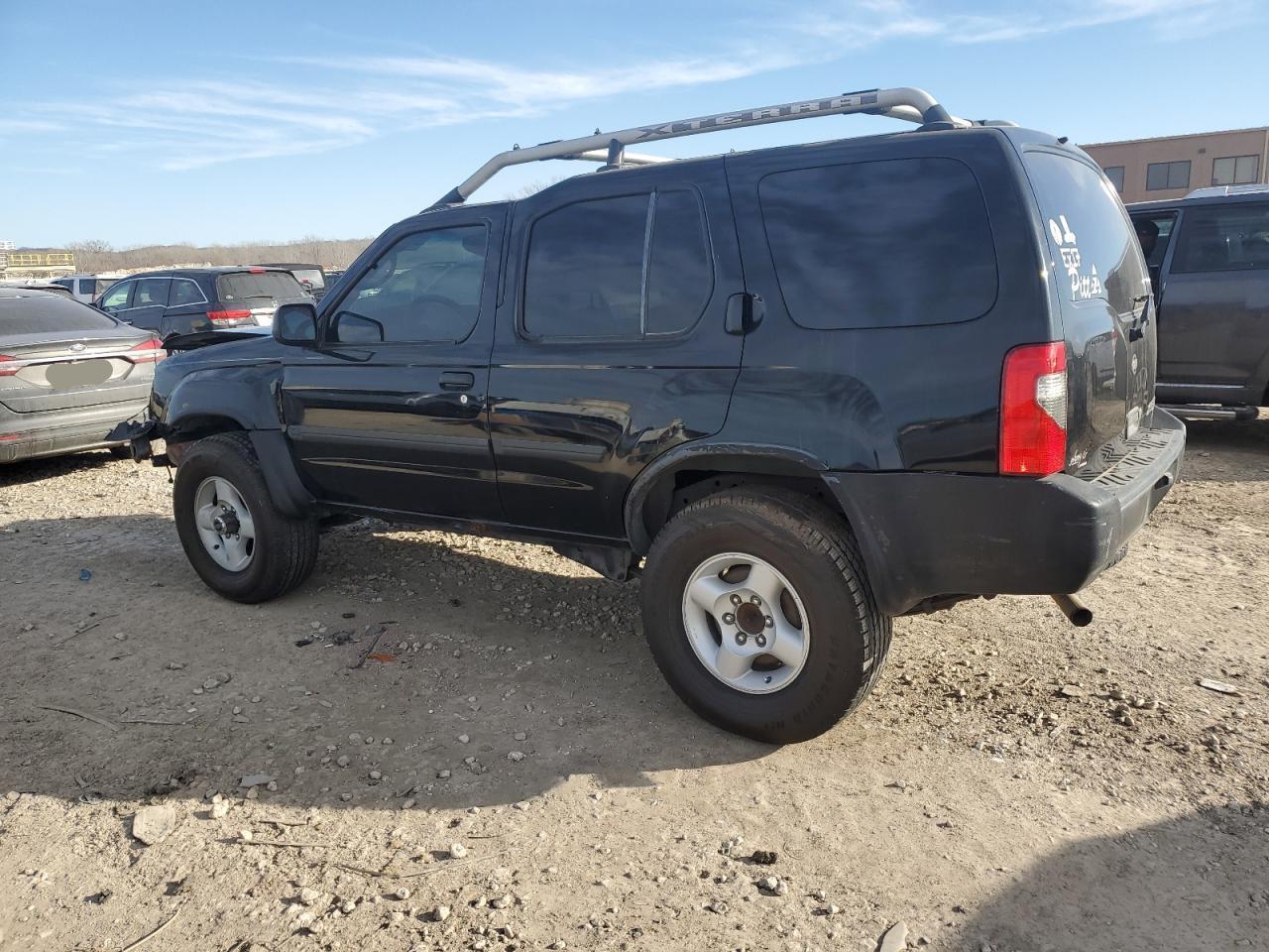 2001 Nissan Xterra Xe - Фото 2