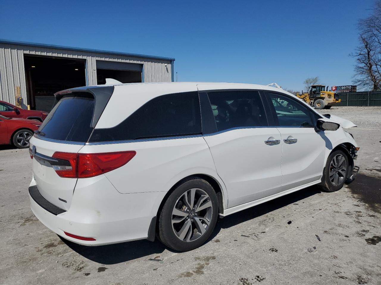 2022 Honda Odyssey Touring - Image 3