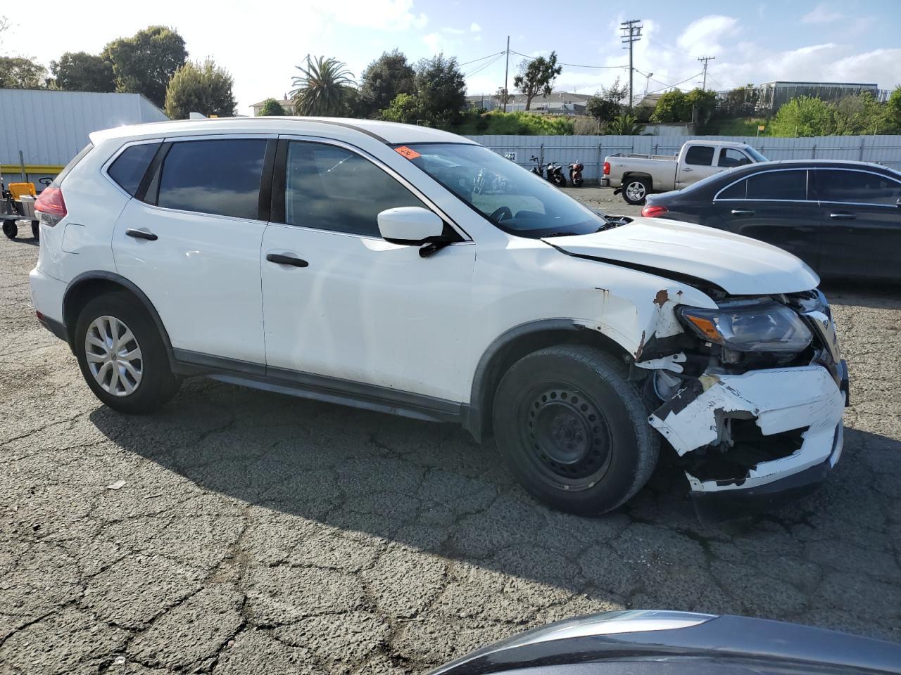 2018 Nissan Rogue S - Фото 4