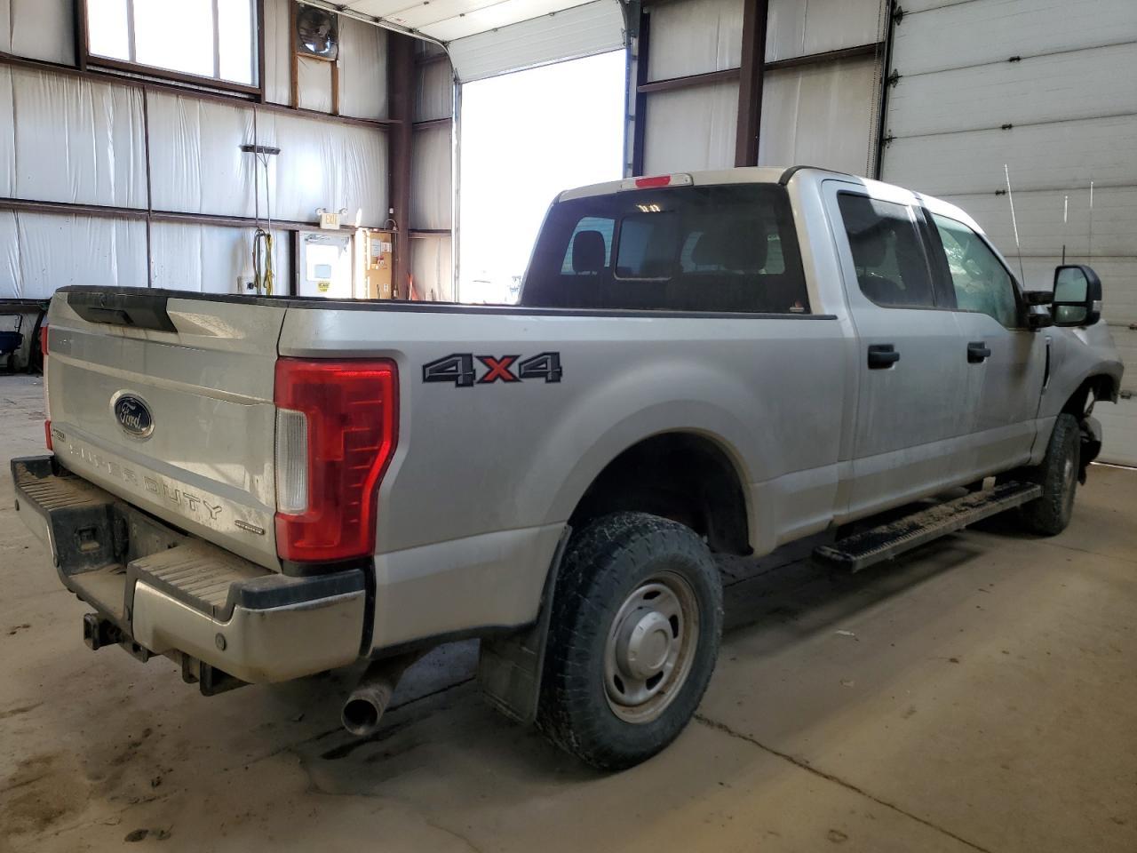 2018 Ford F250 Super Duty - Image 3