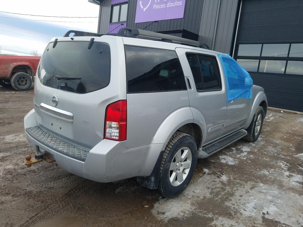 2010 Nissan Pathfinder S - Фото 3
