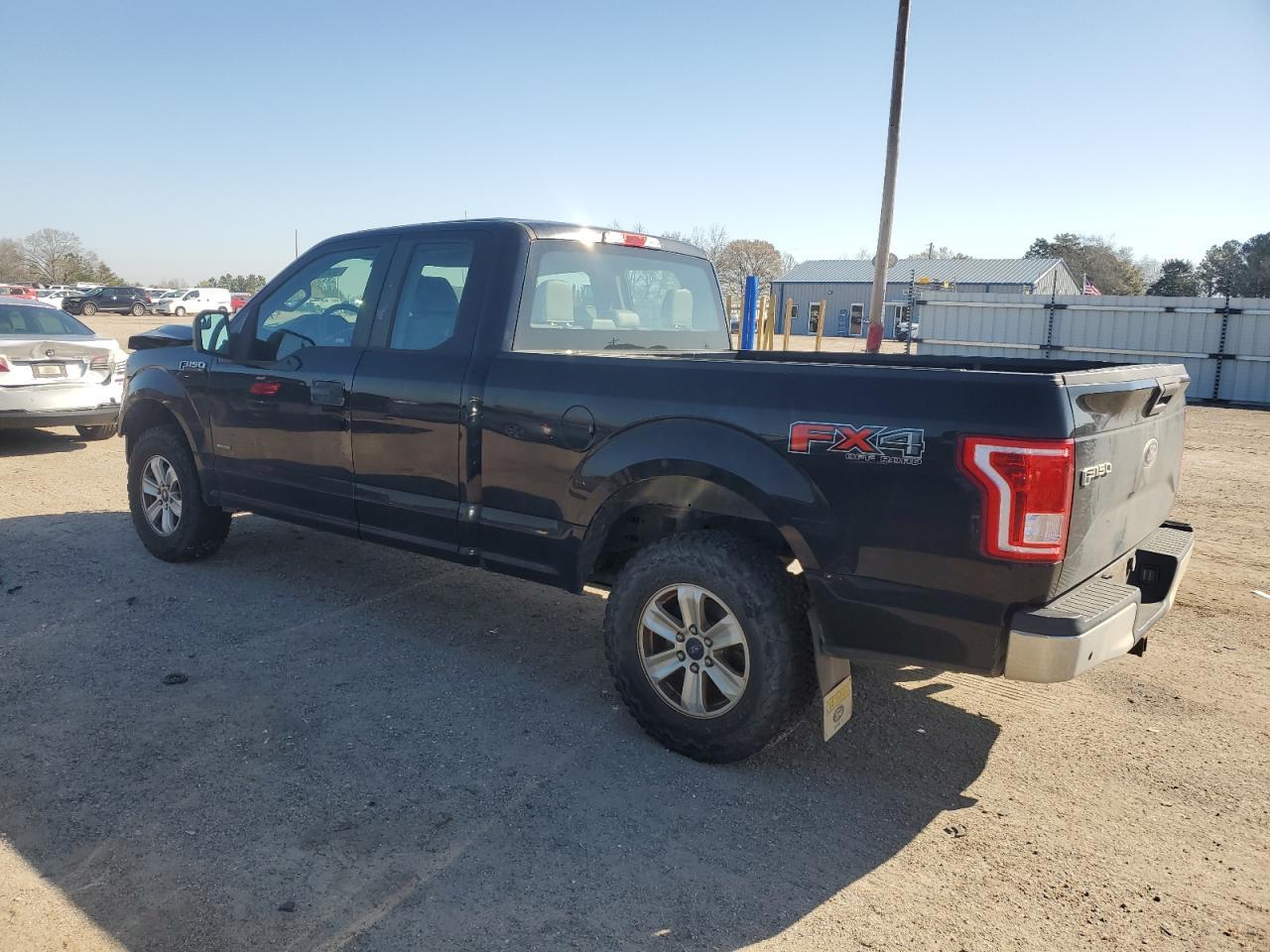 2016 Ford F150 Super Cab - Фото 2