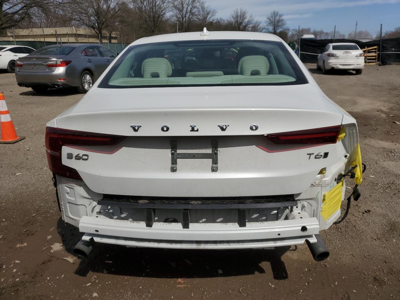 2020 Volvo S60 T6 Momentum - Фото 6