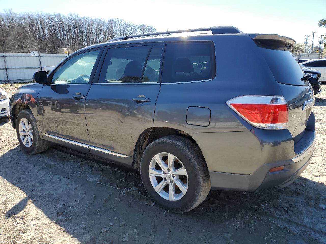2011 Toyota Highlander Base - Image 2
