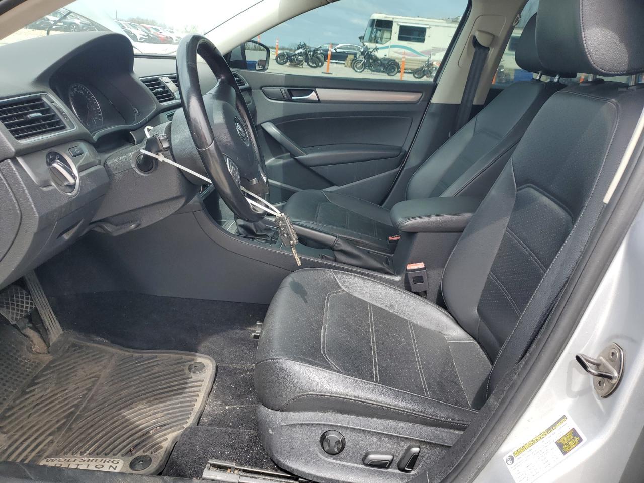 2014 Volkswagen Passat S - Image 7