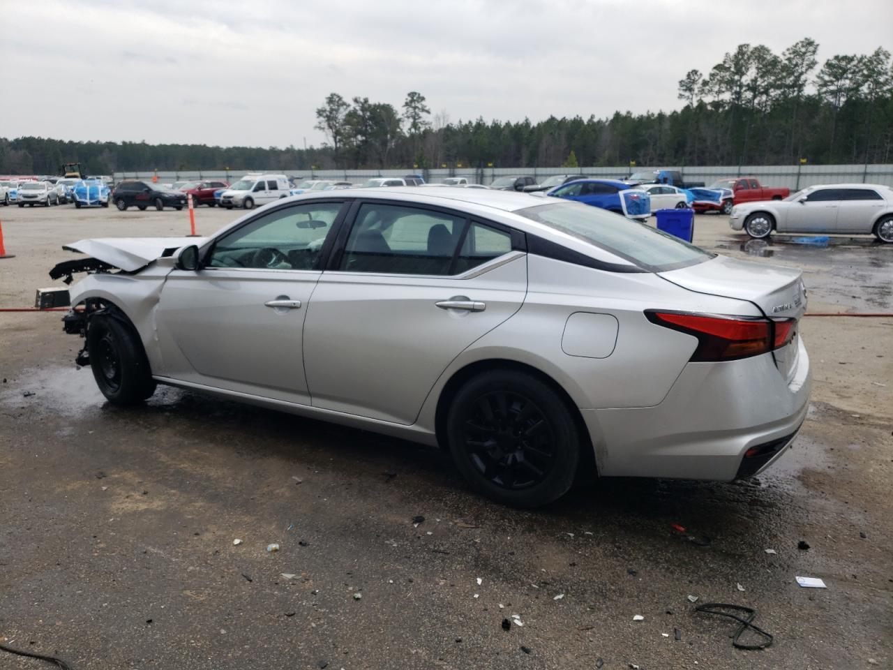 2020 Nissan Altima S - Фото 2