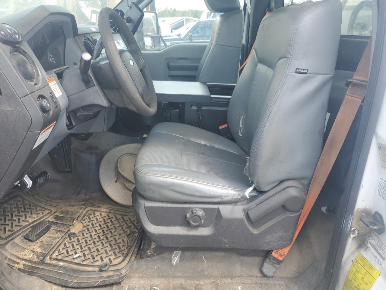 2015 Ford F450 Super Duty Bucket Truck - Фото 6