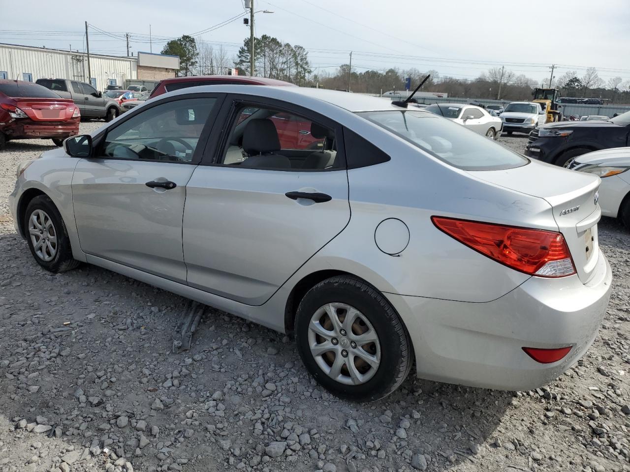2012 Hyundai Accent Gls - Фото 2