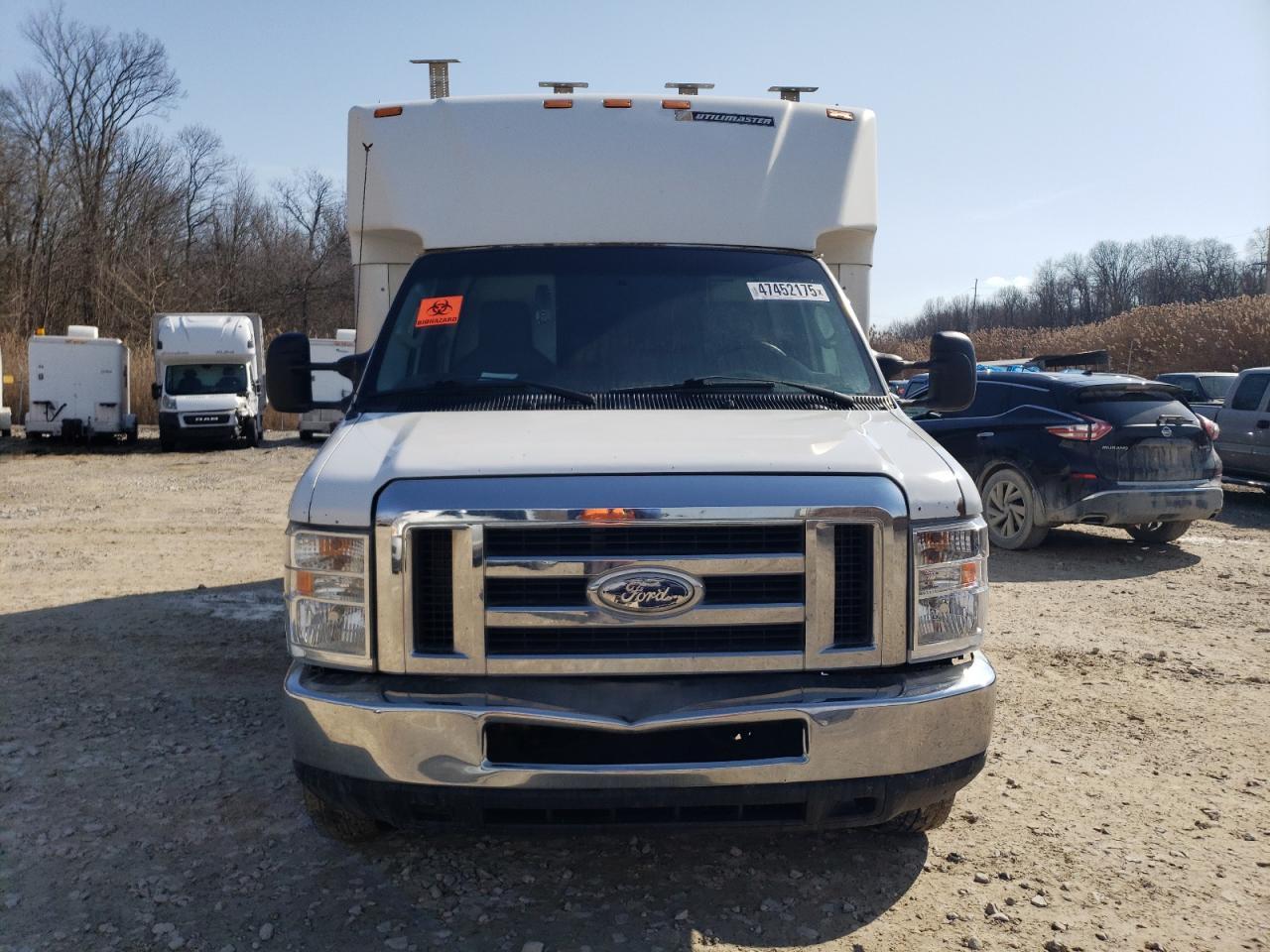 2014 Ford Econoline E350 Super Duty Cutaway Van - Фото 5
