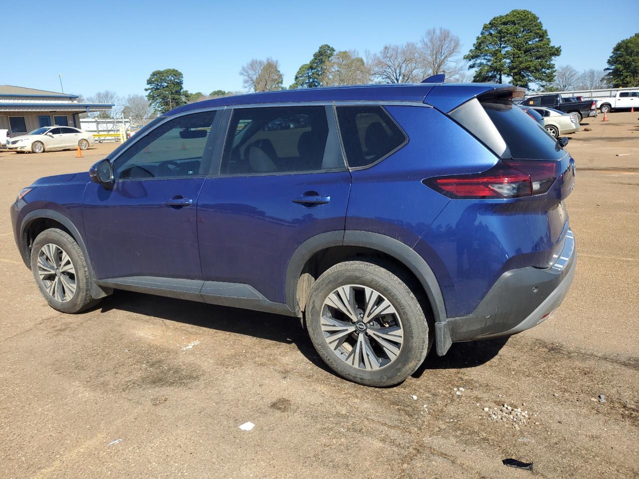 2022 Nissan Rogue Sv - Фото 2