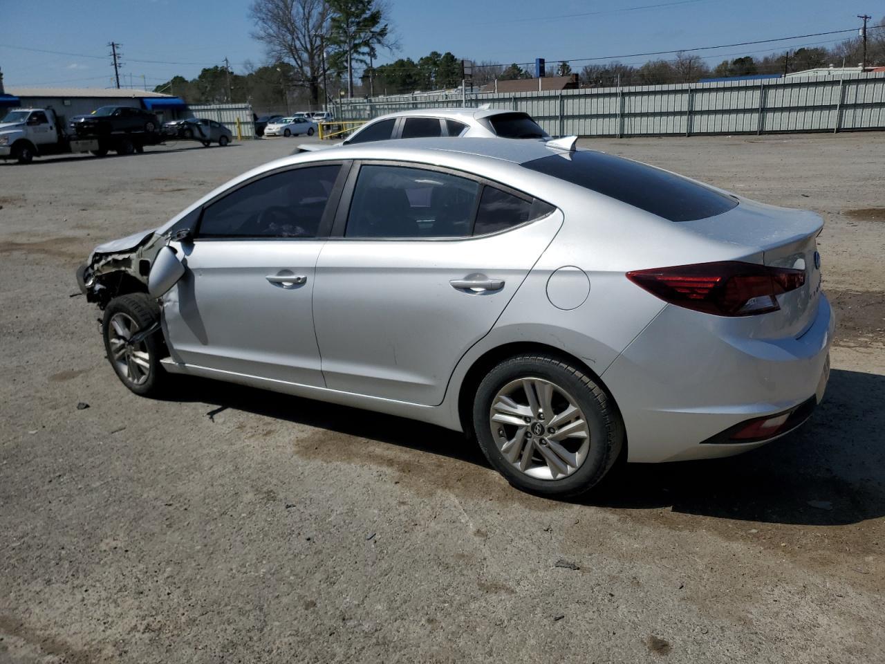 2019 Hyundai Elantra Sel - Фото 2