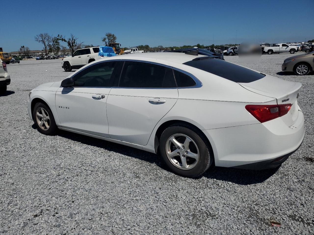 2016 Chevrolet Malibu Ls - Фото 2