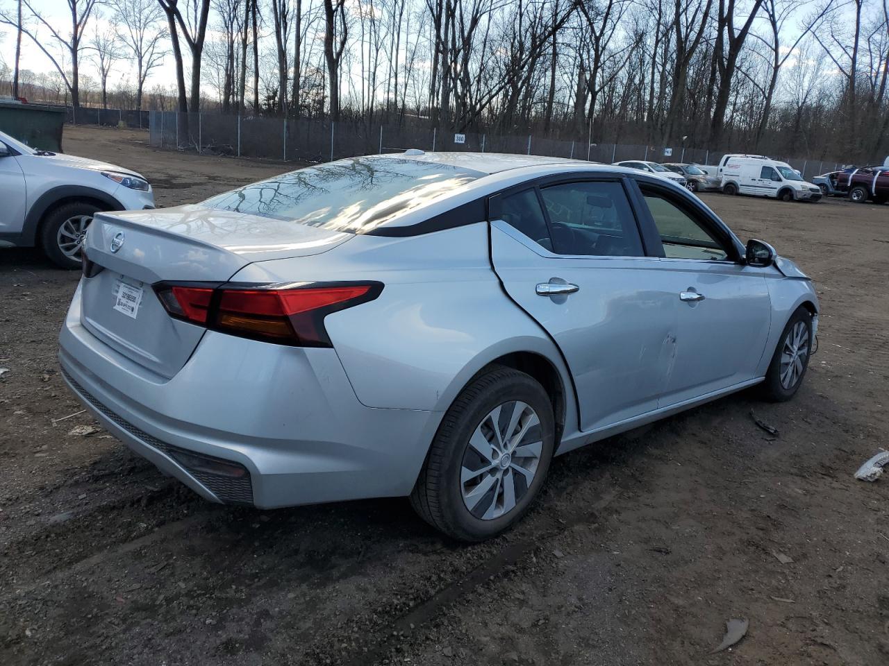 2019 Nissan Altima S - Image 3