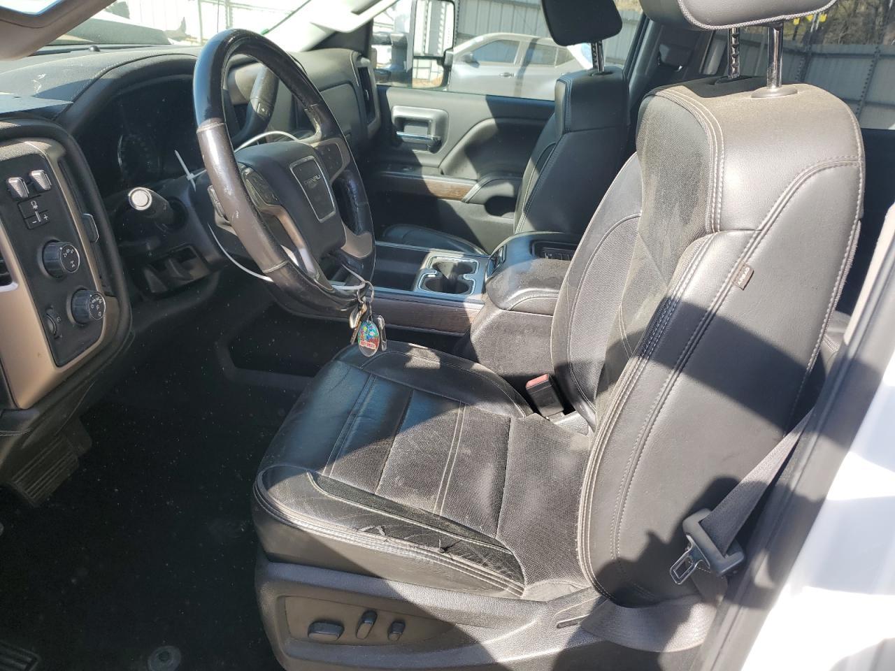 2019 GMC Sierra K2500 Denali - Image 7