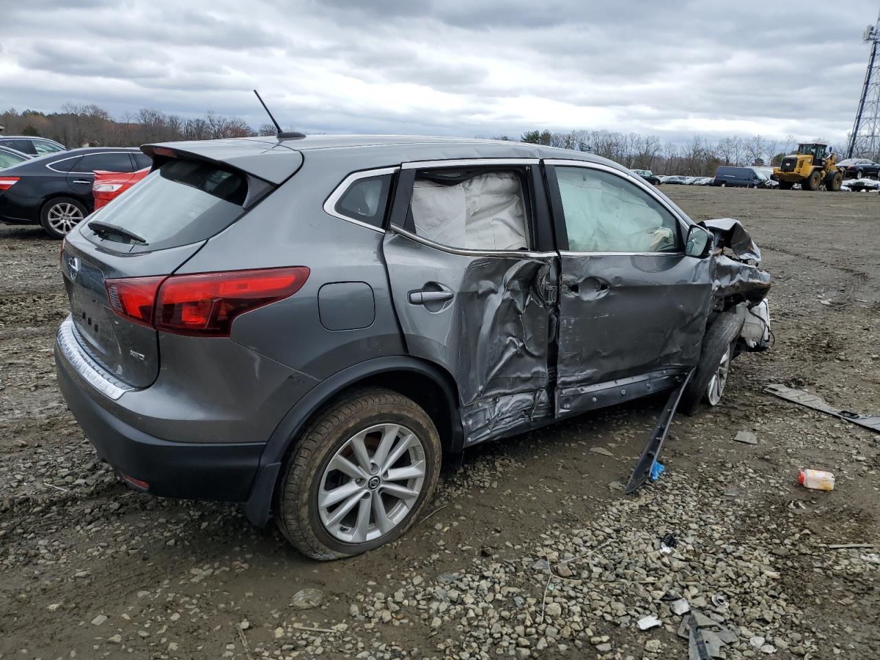 2019 Nissan Rogue Sport S - Image 3