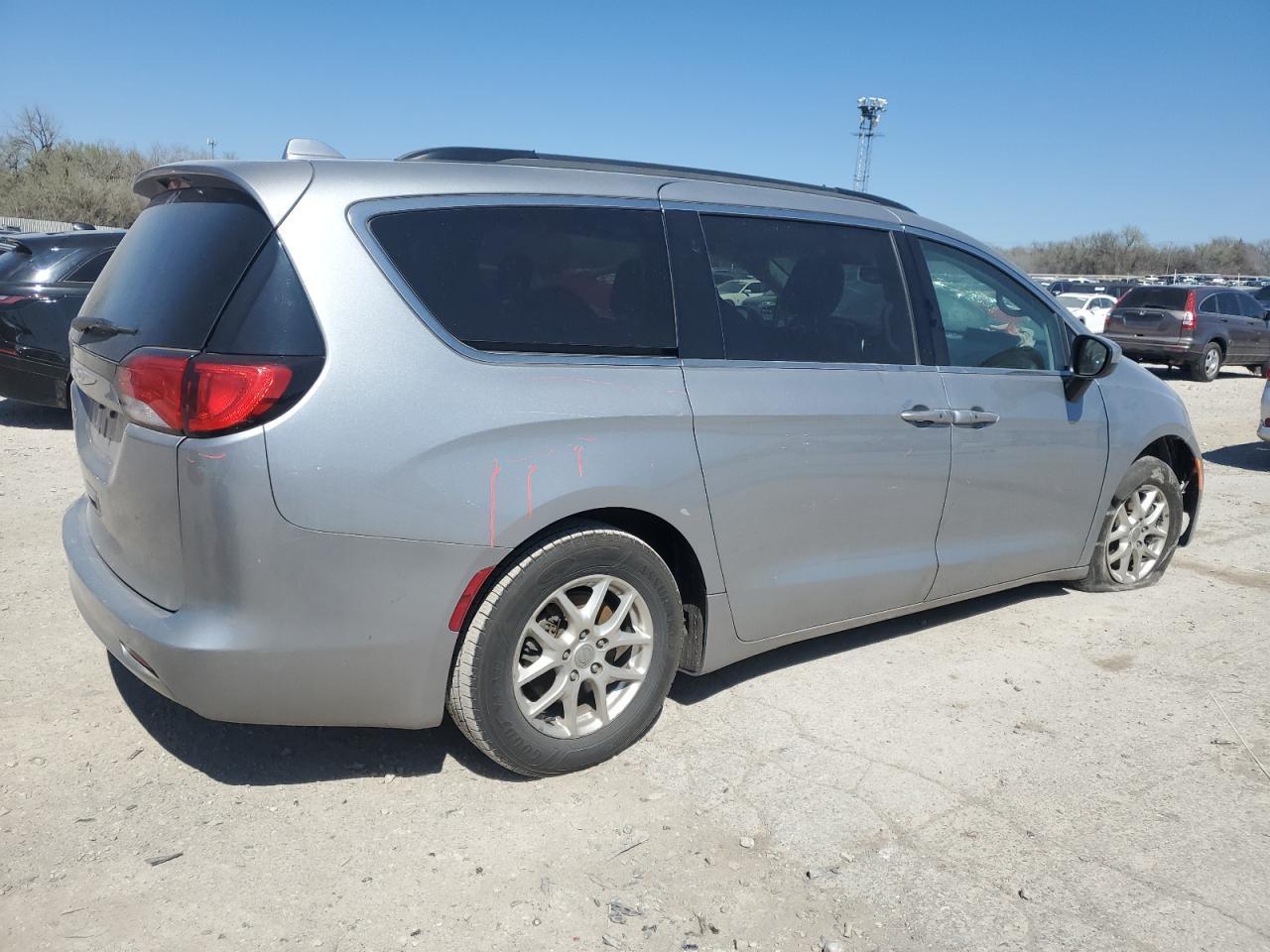 2020 Chrysler Voyager Lxi - Фото 3