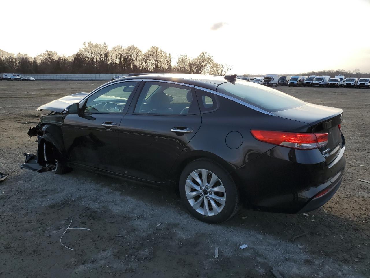 2018 Kia Optima Ex - Фото 2