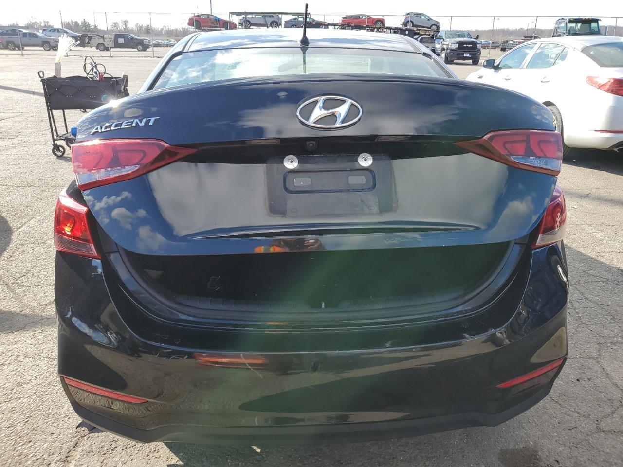 2021 Hyundai Accent Se - Фото 6