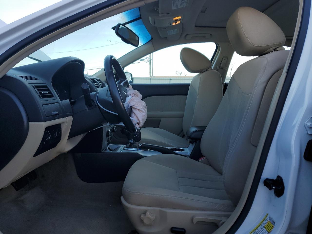 2010 Mercury Milan - Image 7