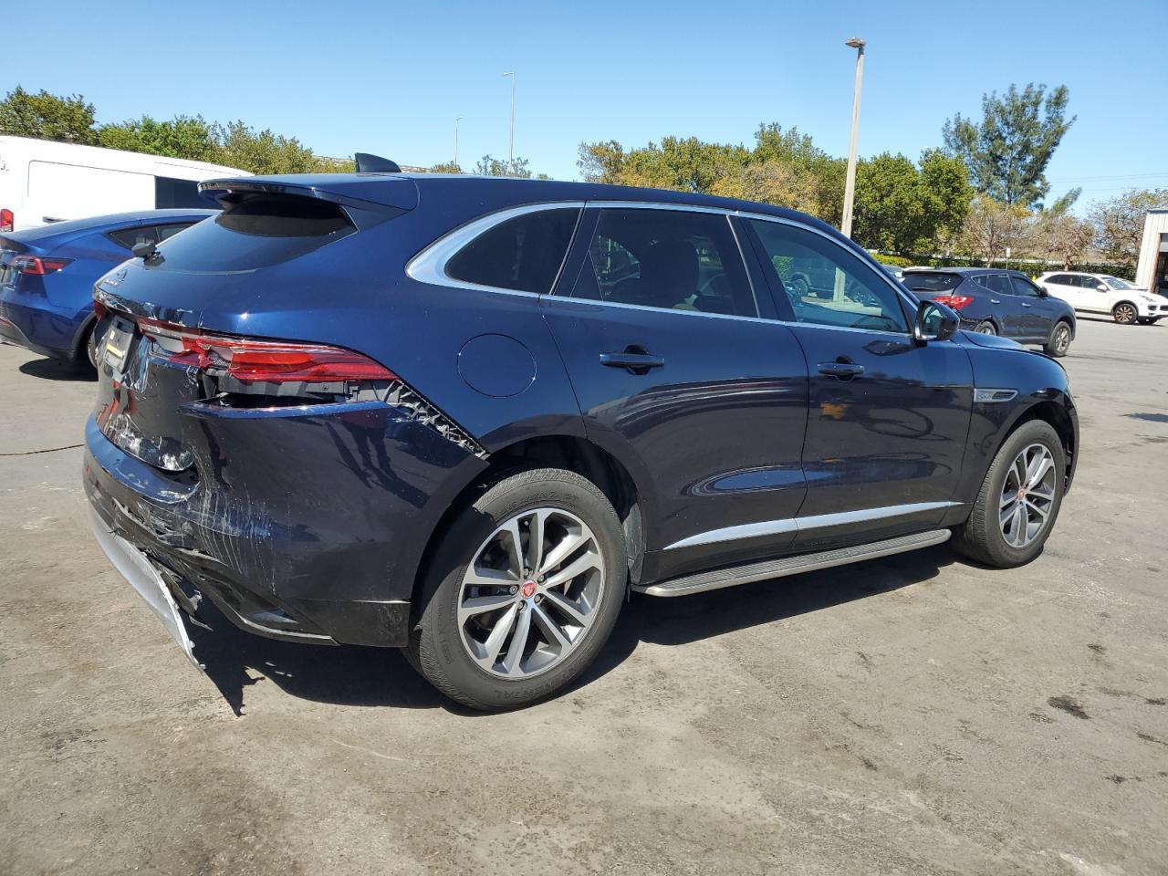 2022 Jaguar F-Pace S - Фото 3